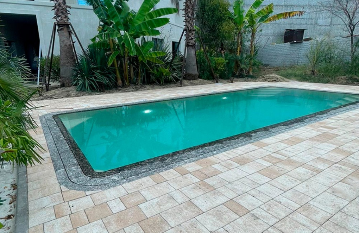 Модель:  Кан
Размер:  Длина: 7,25 м. Ширина: 3 м. Глубина: 1,5 м. Объем: 26 м³
Цвет:  Папирус